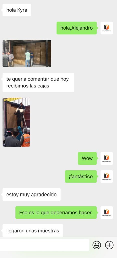 WhatsApp chat in Spanish about box delivery, photos of packages, and sample updates.
